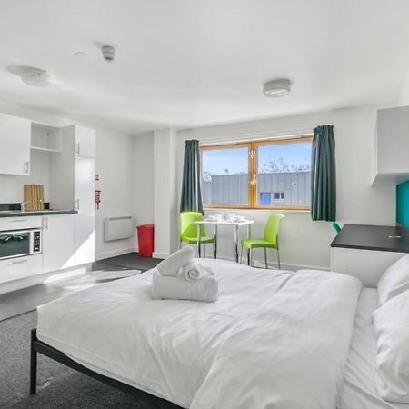 Bright & Central Studio In Luton, Sleeps 2 Luton  Kültér fotó