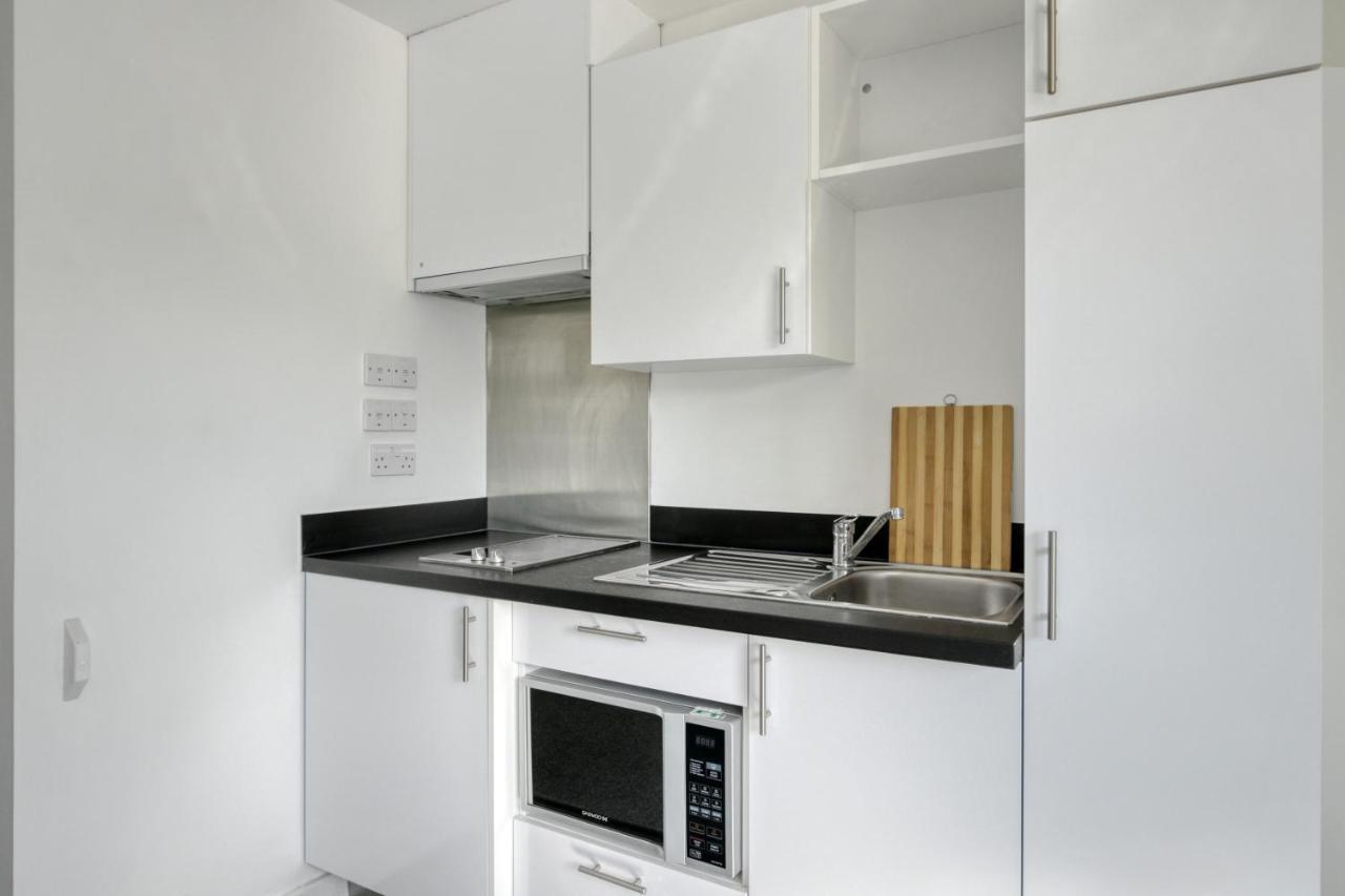 Bright & Central Studio In Luton, Sleeps 2 Luton  Kültér fotó