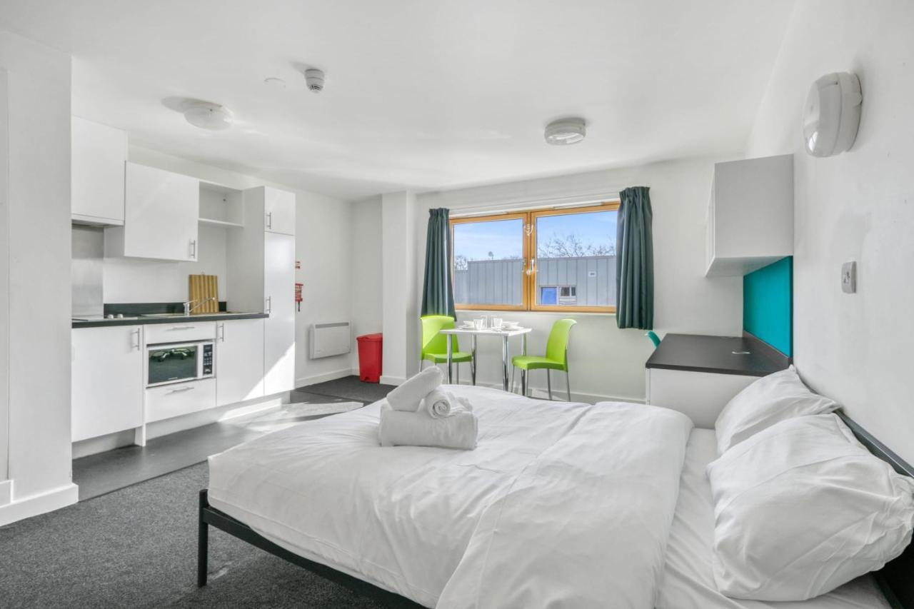 Bright & Central Studio In Luton, Sleeps 2 Luton  Kültér fotó