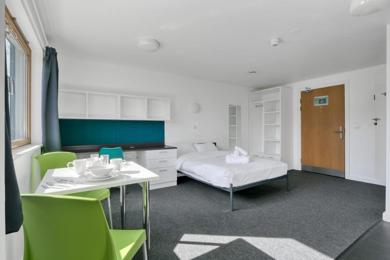 Bright & Central Studio In Luton, Sleeps 2 Luton  Kültér fotó