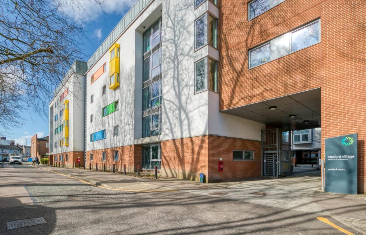 Bright & Central Studio In Luton, Sleeps 2 Luton  Kültér fotó